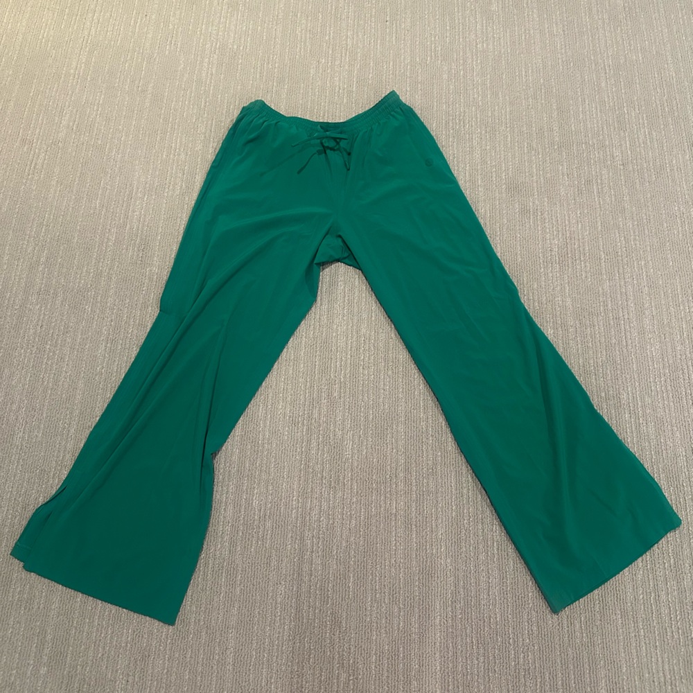 Lululemon court rival wide leg track pant - Picture 3 of 4